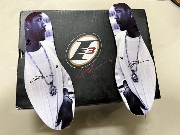 20年前的鞋子還是大勝現在架上大部分球鞋你說是不是設計師在偷懶？ANSWER V